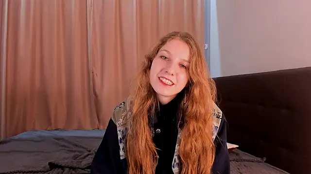 Snapshot of HazeLuneth chatting on 02/18/26, 06:31 HazeLuneth online show from 02/18/26, 06:31