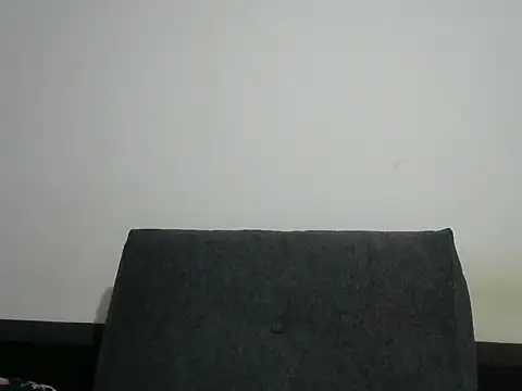 Snapshot of Erii18 chatting on 11/30/25, 12:20 Erii18 online show from 11/30/25, 12:20