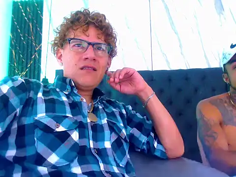 Hot Latino x online show from 12/01/25, 07:41