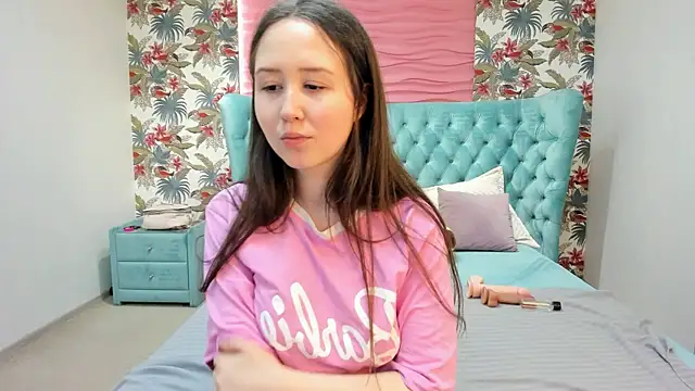 MonicaSway online show from 12/05/25, 04:03