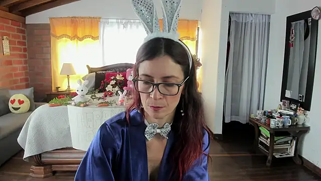 Charlotte-Willson online show from 04/05/26, 05:32