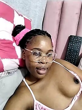 Snapshot of Cherrydollx chatting on 07/07/26, 05:10 Cherrydollx online show from 07/07/26, 05:10