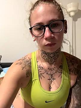 Snapshot of Antoniia69 chatting on 11/29/25, 02:42 Antoniia69 online show from 11/29/25, 02:42