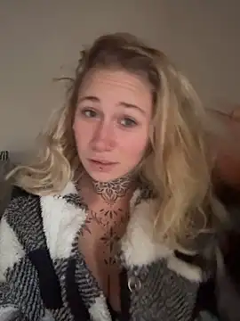 Snapshot of Antoniia69 chatting on 12/01/25, 02:44 Antoniia69 online show from 12/01/25, 02:44