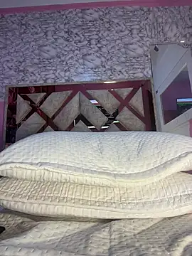 valeryfox   online show from 11/27/25, 11:34