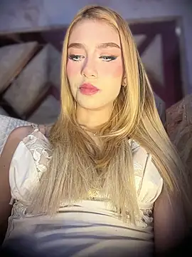 valeryfox   online show from 03/13/26, 11:11