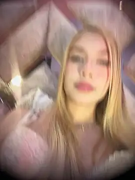 valeryfox   online show from 04/20/26, 12:46