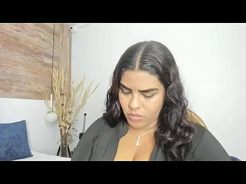 lathiffa online show from 12/15/25, 10:47