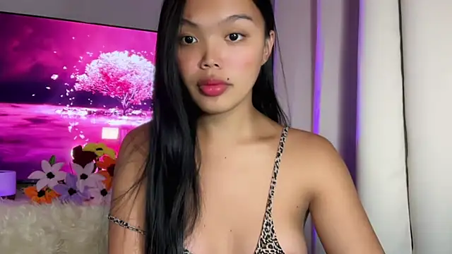 Snapshot of Somefun_molly chatting on 11/21/25, 06:28 Somefun molly online show from 11/21/25, 06:28