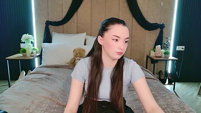 Amber Bond online show from 02/03/26, 06:40