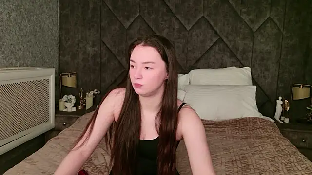 Amber Bond online show from 02/06/26, 05:56