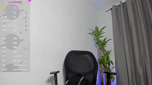 Snapshot of Catty_Noir chatting on 11/27/25, 09:39 Catty Noir online show from 11/27/25, 09:39