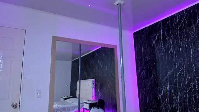 ClarissaMorreti online show from 11/26/25, 01:01