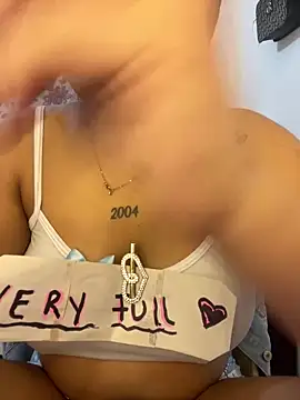 Snapshot of Brunette_Dirty_0limits chatting on 12/18/25, 10:16 Brunette Dirty 0limits online show from 12/18/25, 10:16