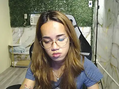 imadriana12 online show from 11/26/25, 06:14