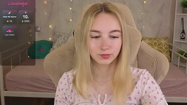 Shy Polly online show from 06/12/26, 12:09