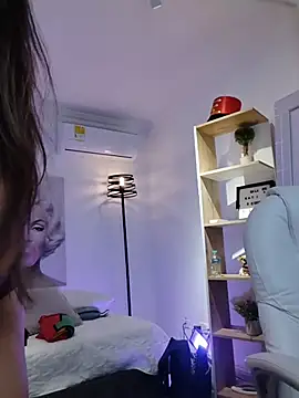 Lia Honeymind   online show from 11/25/25, 11:10