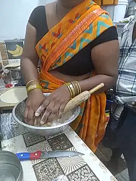 Desicouple1706 online show from 12/21/25, 02:24