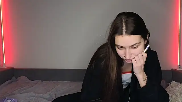 KikkyMi online show from 12/13/25, 07:53