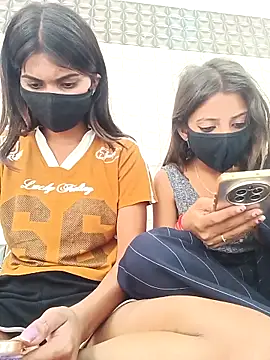 Snapshot of Lovely--girl chatting on 05/09/26, 11:15 Lovely--girl online show from 05/09/26, 11:15