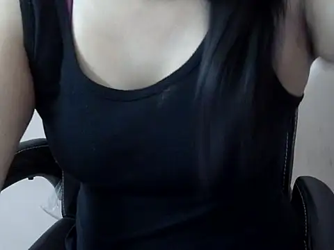 radhika nar online show from 11/28/25, 04:04