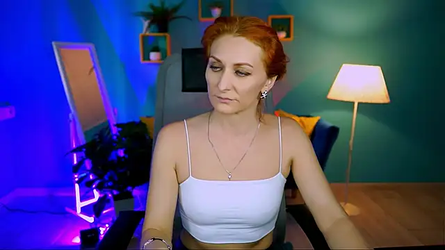 Snapshot of DianaTorrens chatting on 11/26/25, 08:26 DianaTorrens online show from 11/26/25, 08:26