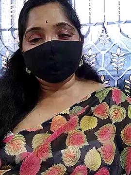 Snapshot of Soni-queen chatting on 11/22/25, 07:07 Soni-queen online show from 11/22/25, 07:07