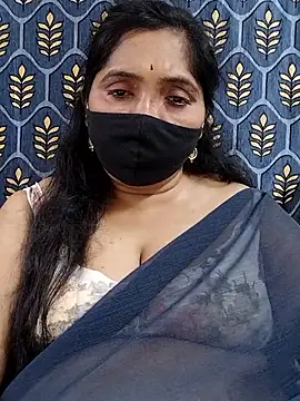 Snapshot of Soni-queen chatting on 11/22/25, 07:13 Soni-queen online show from 11/22/25, 07:13