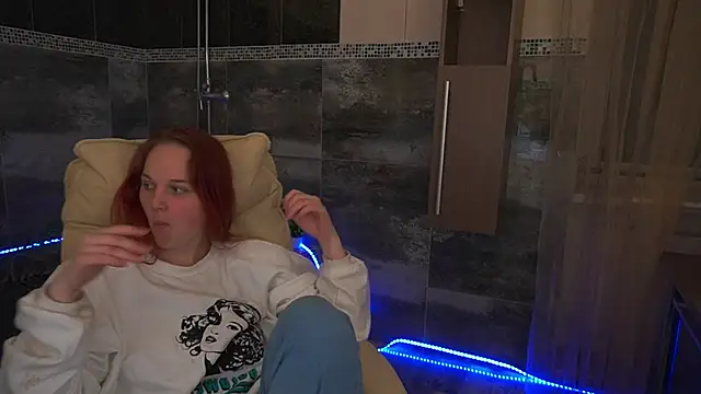 Snapshot of Sun_Shine_Lola chatting on 11/24/25, 02:17 Sun Shine Lola online show from 11/24/25, 02:17