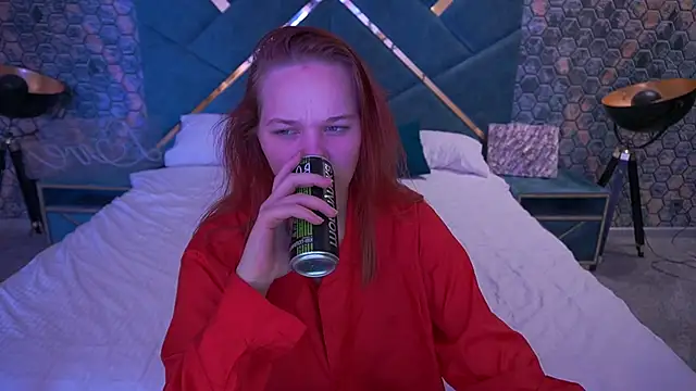 Snapshot of Sun_Shine_Lola chatting on 11/26/25, 07:20 Sun Shine Lola online show from 11/26/25, 07:20