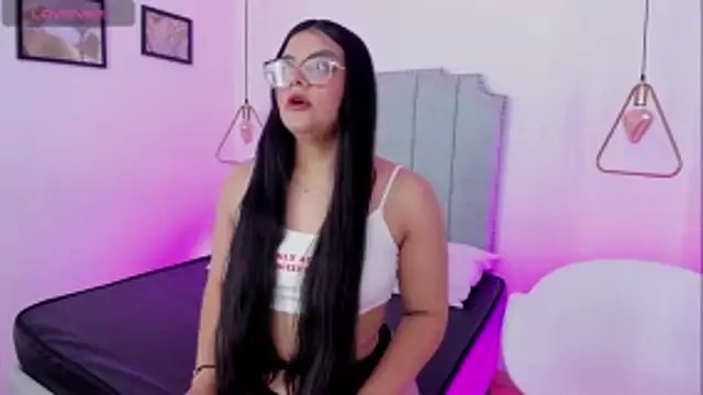 Snapshot of ScarlettWhitmore chatting on 11/30/25, 04:27 ScarlettWhitmore online show from 11/30/25, 04:27