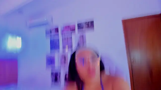 Snapshot of BrianaMyers chatting on 12/03/25, 08:29 BrianaMyers online show from 12/03/25, 08:29