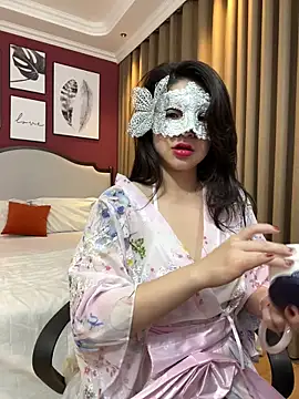 Queen-of-Love online show from 12/02/25, 02:12