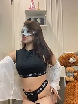 Queen-of-Love online show from 04/15/26, 03:52