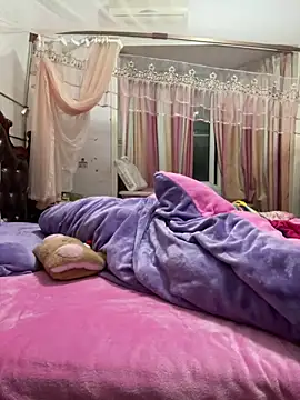 tianwei2567 online show from 12/18/25, 12:33