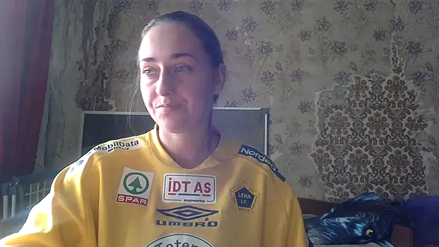 Snapshot of Vassila69 chatting on 12/15/25, 10:19 Vassila69 online show from 12/15/25, 10:19