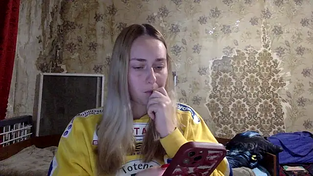 Snapshot of Vassila69 chatting on 12/16/25, 09:42 Vassila69 online show from 12/16/25, 09:42