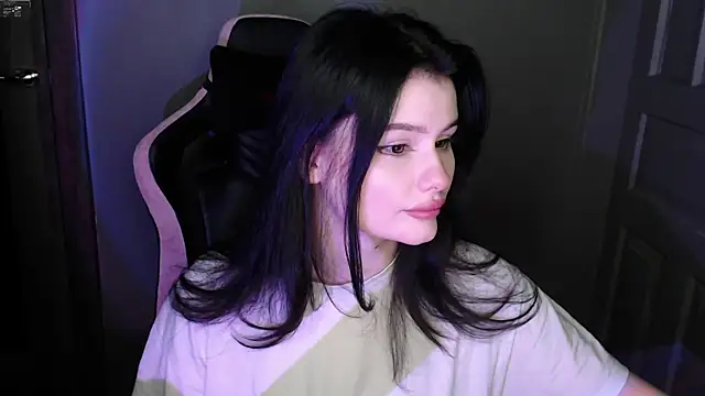 Moon raven online show from 02/18/26, 11:33