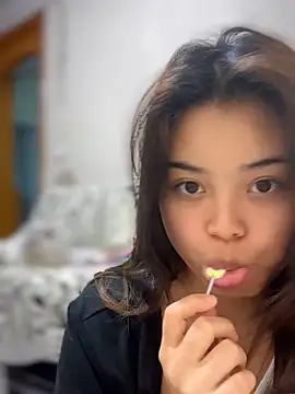 Toffee-00 online show from 04/12/26, 09:25