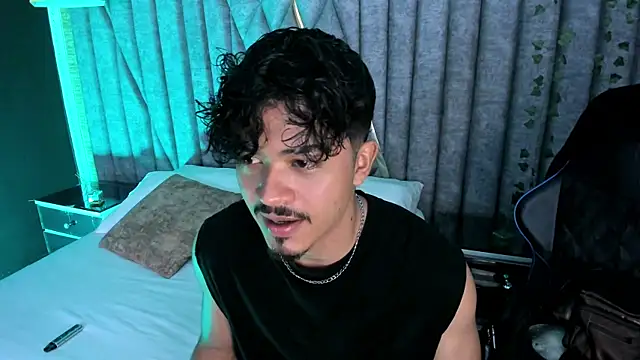 Snapshot of NicolaiKarav chatting on 07/09/26, 12:53 NicolaiKarav online show from 07/09/26, 12:53
