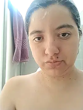 Chaparrita13 online show from 12/16/25, 06:02