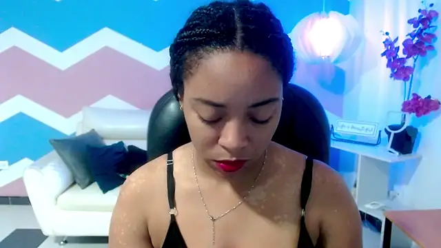 Snapshot of cataleya_eebony chatting on 11/30/25, 11:14 cataleya eebony online show from 11/30/25, 11:14