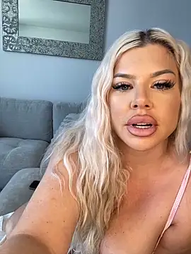 Ashleybarbiex online show from 04/05/26, 08:50