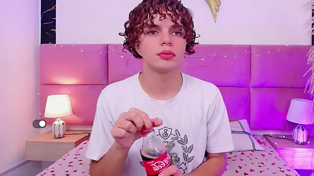 Skyee angel online show from 12/21/25, 01:29