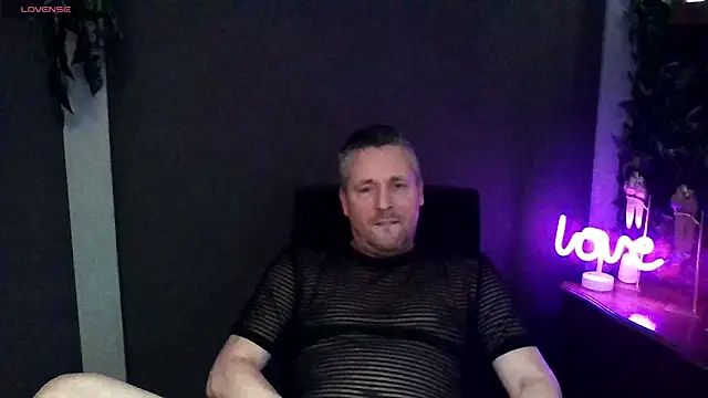 Snapshot of Hunter_Fl chatting on 11/25/25, 05:13 Hunter Fl online show from 11/25/25, 05:13