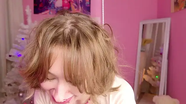 SweetKittyPlay online show from 12/15/25, 01:48