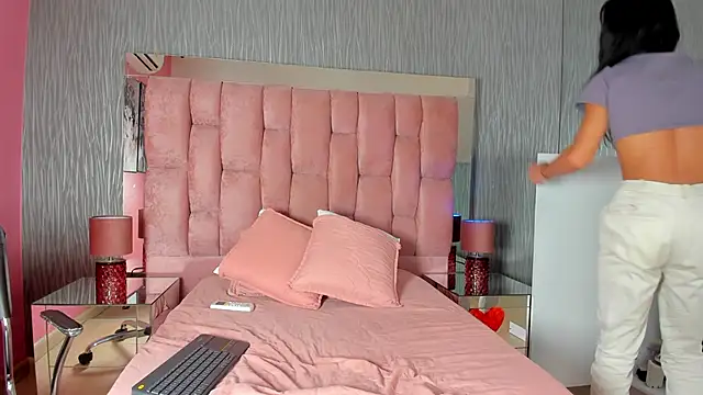 Snapshot of Fernanda_Thail chatting on 11/28/25, 12:08 Fernanda Thail online show from 11/28/25, 12:08