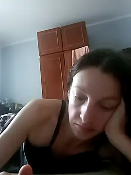 Snapshot of AlisKiv chatting on 11/23/25, 10:04 AlisKiv online show from 11/23/25, 10:04