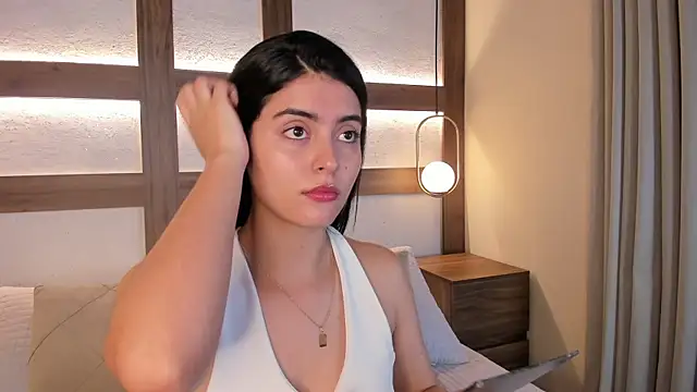 SarhaVega online show from 04/19/26, 01:32