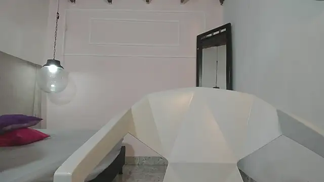 Izelevans online show from 04/05/26, 10:56